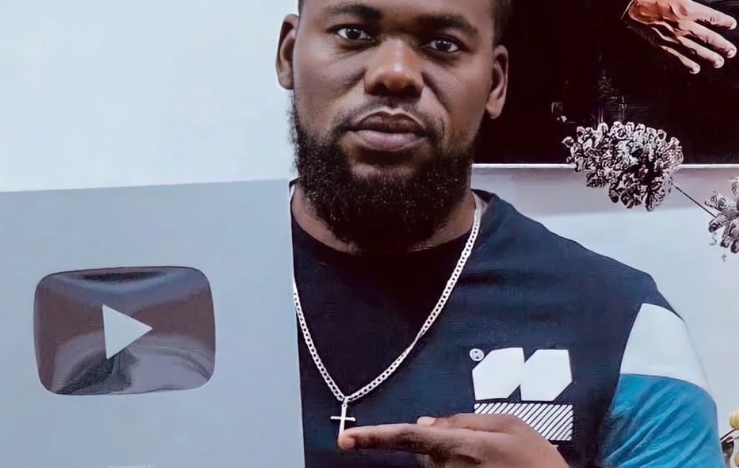 Imperador conquista placa de 100.000 subscritores no YouTube